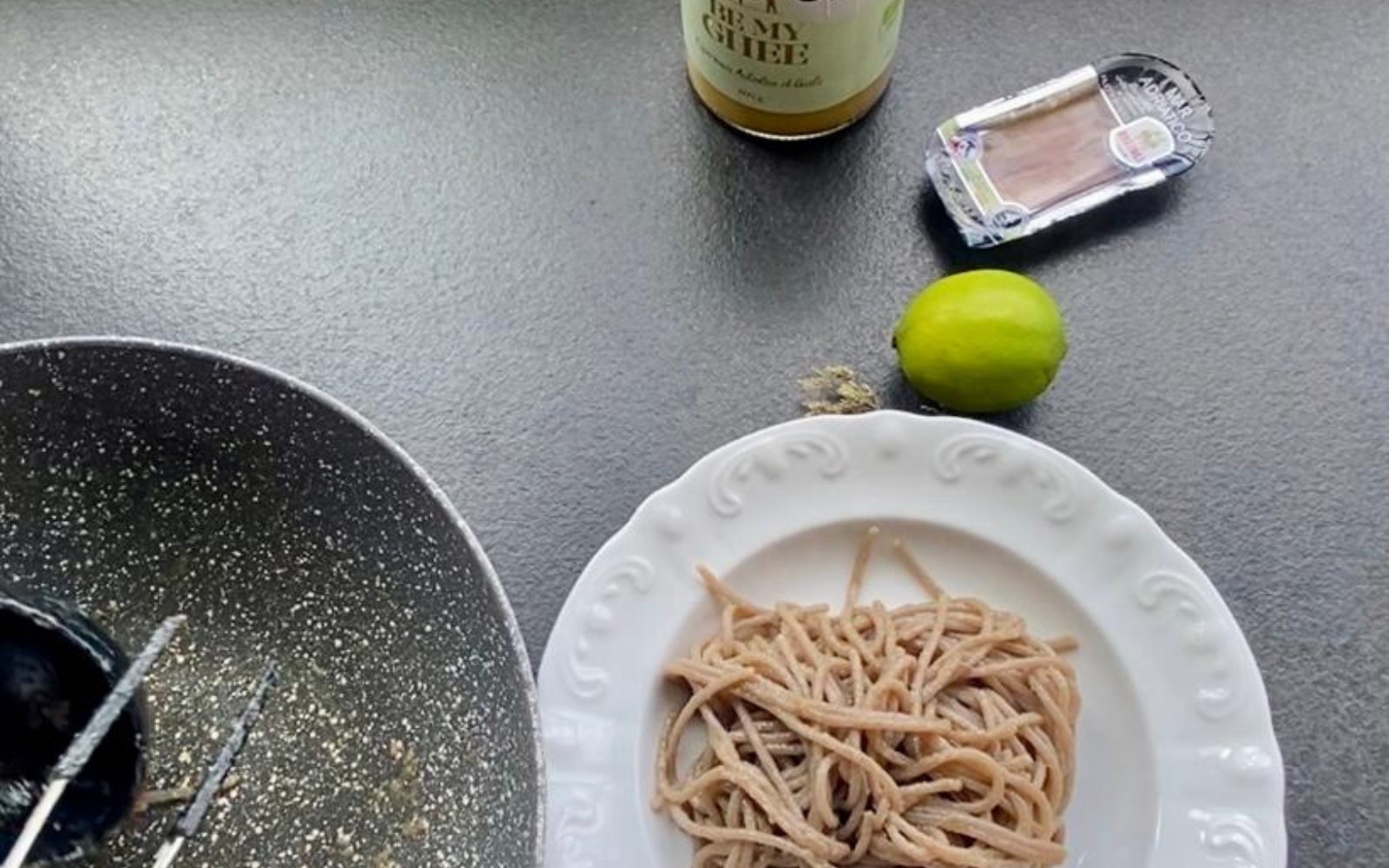 Spaghetti senza glutine burro e alici: ricetta rivisitata di un grande classico